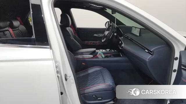 Genesis GV70 2023 Белый из Кореи, фото 2