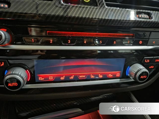 BMW 5 Series (G30) 2018 Черный из Кореи, фото 2