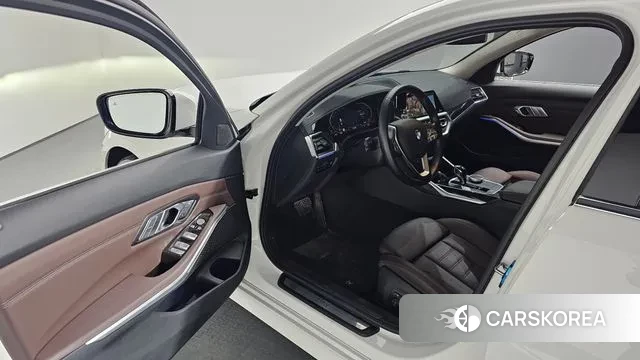 BMW 3 Series (G20) 2021 Белый из Кореи, фото 2