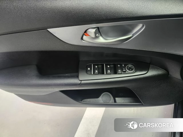 Kia The New K3 2nd generation 2021 Серый из Кореи, фото 2