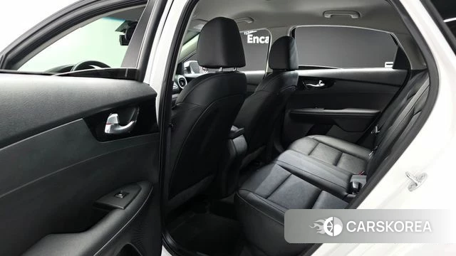 Kia The New K3 2nd generation 2024 Белый из Кореи, фото 2