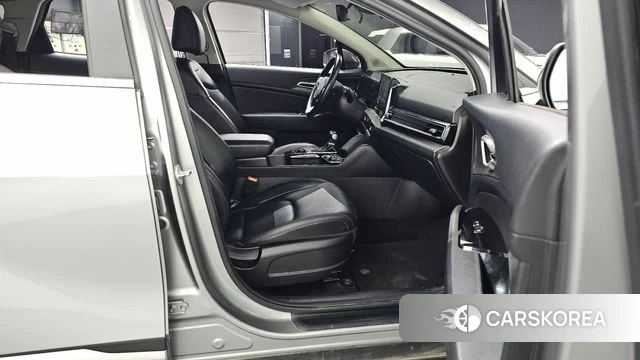 Kia Sportage 5th Generation 2022 Серебристо-серый из Кореи, фото 2