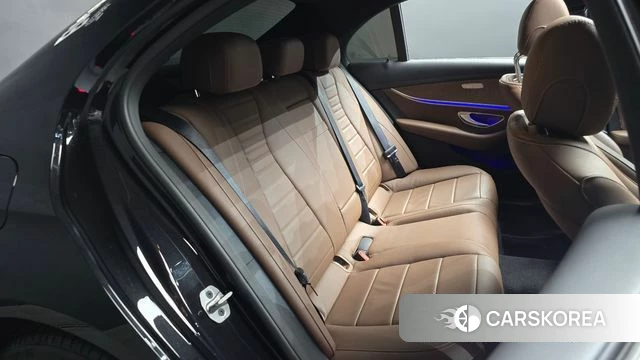 Mercedes-Benz E-Class W213 2022 Черный из Кореи, фото 2
