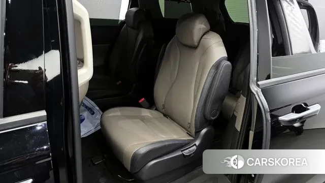 Kia The New Carnival 4th Generation 2024 Черный из Кореи, фото 2