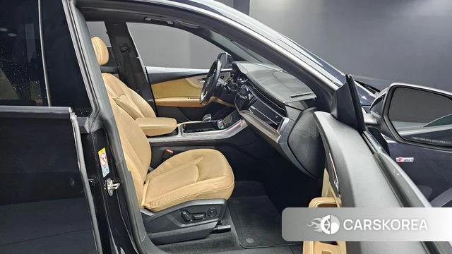 Audi Q8 (4M) 2021 Черный из Кореи, фото 2