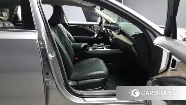 Kia K8 2023 Серебристо-серый из Кореи, фото 2