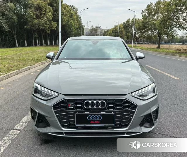 Audi S4 2021 Темно-серый из Китая, фото 2