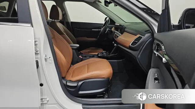 Kia The New Seltos 2023 Белый двухцветный из Кореи, фото 2