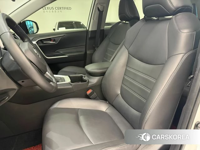 Toyota RAV4 5th Generation 2023 Белый из Кореи, фото 2