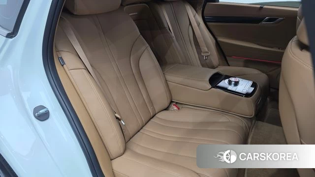 Genesis G80 (RG3) 2026 Белый из Кореи, фото 2