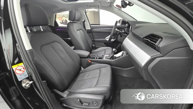 Audi Q3 (F3) 2025 Черный из Кореи, фото 2