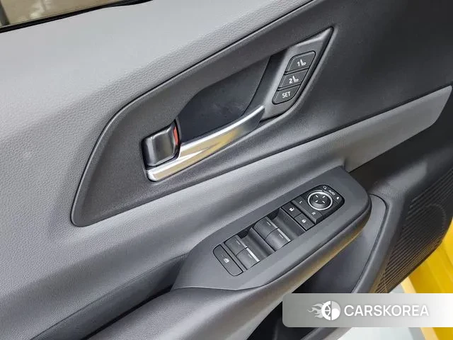 Toyota Prius 5th Generation 2024 Желтый из Кореи, фото 2