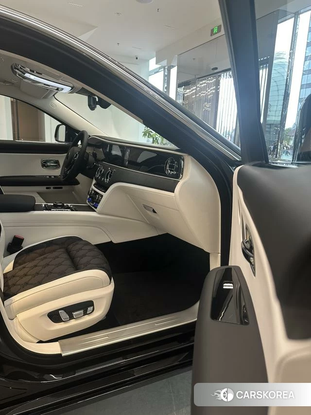 Rolls-Royce Gust 2024 Черный из Китая, фото 2