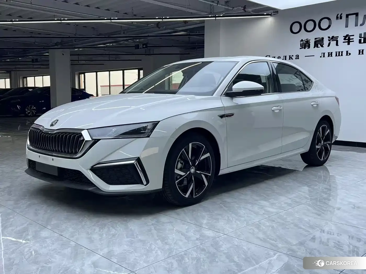 Skoda Octavia 2024 Белый из Китая, фото 2