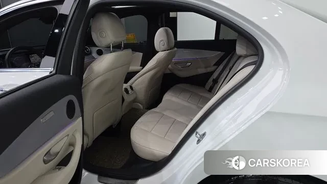 Mercedes-Benz E-Class W213 2021 Белый из Кореи, фото 2