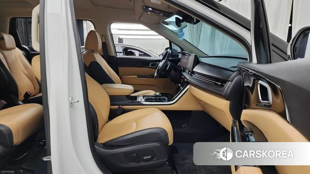 Kia Carnival 4th generation 2023 Белый из Кореи, фото 2