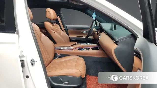 Genesis GV70 2022 Белый из Кореи, фото 2