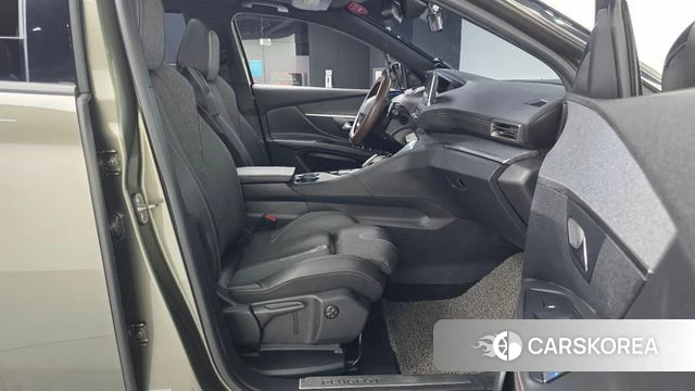Peugeot 5008 second generation 2018 Песочный из Кореи, фото 2