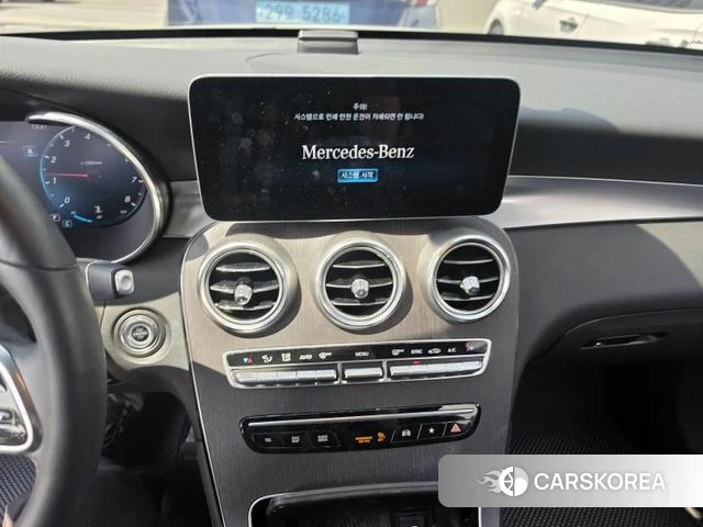 Mercedes-Benz GLC-Class X253 2020 Серебряный из Кореи, фото 2