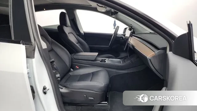 Tesla Model Y 2022 Белый из Кореи, фото 2