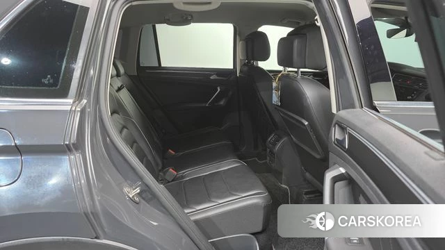 Volkswagen Tiguan second Generation 2018 Серый из Кореи, фото 2