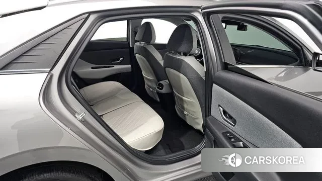 Hyundai Avante (CN7) 2022 Серебристо-серый из Кореи, фото 2