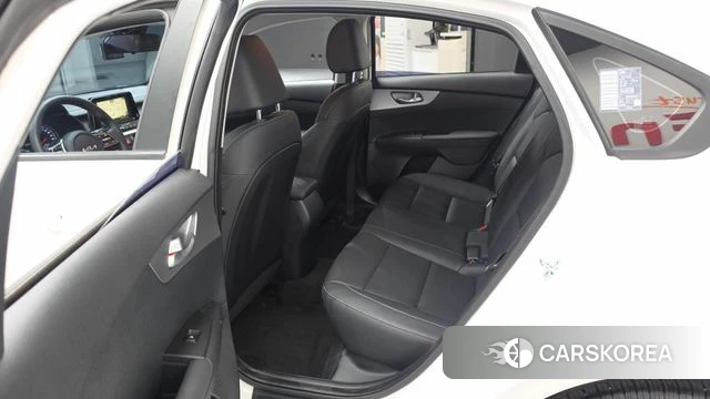 Kia The New K3 2nd generation 2022 Белый из Кореи, фото 2
