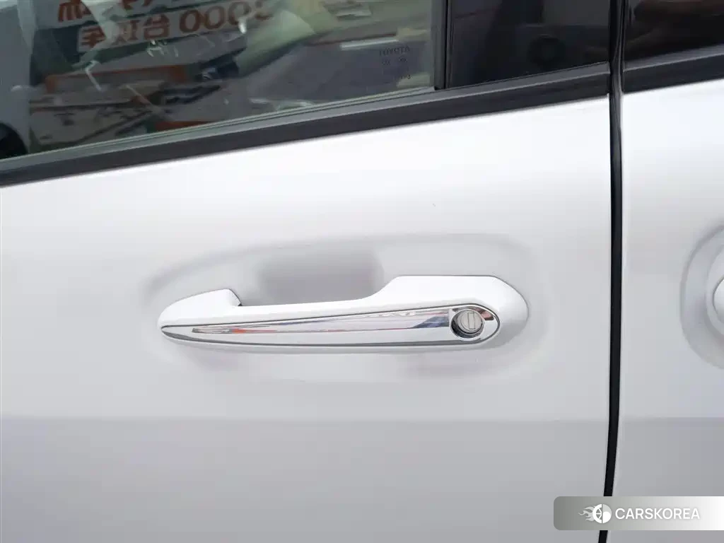 Toyota Grevia 2023 Белый из Китая, фото 2