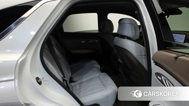 Genesis GV70 2025 Белый из Кореи, фото 2