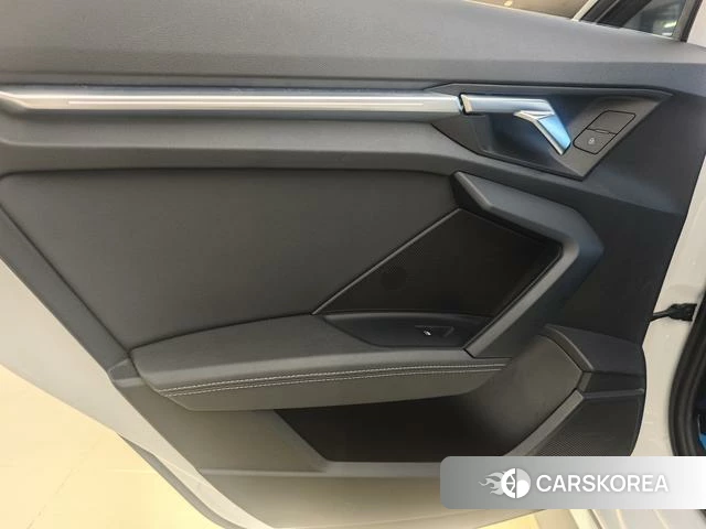 Audi A3 2024 Белый из Китая, фото 2