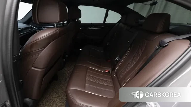 BMW 5 Series (G30) 2022 Серый из Кореи, фото 2