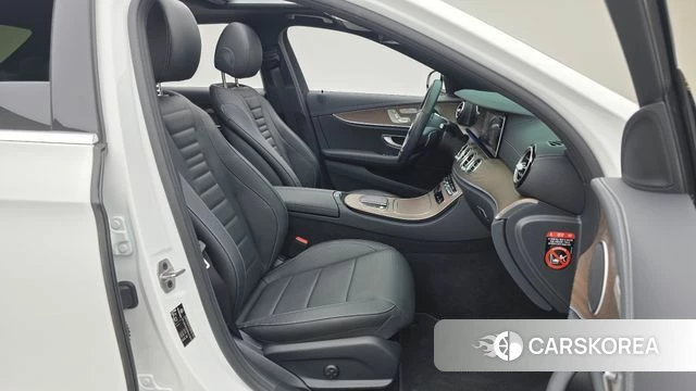 Mercedes-Benz E-Class W213 2022 Белый из Кореи, фото 2