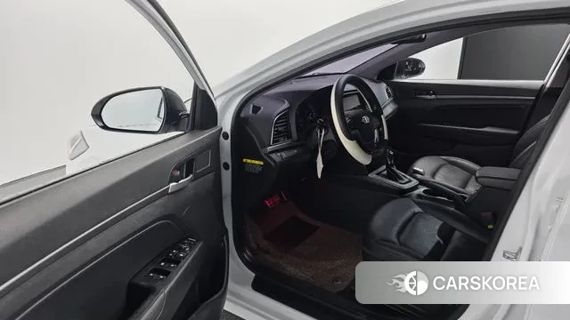 Hyundai Avante AD 2018 Белый из Кореи, фото 2