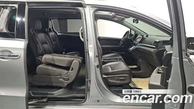 Honda Odyssey 2018 Серебряный из Кореи, фото 2