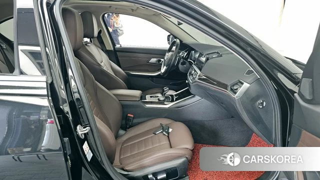 BMW 3 Series (G20) 2022 Черный из Кореи, фото 2