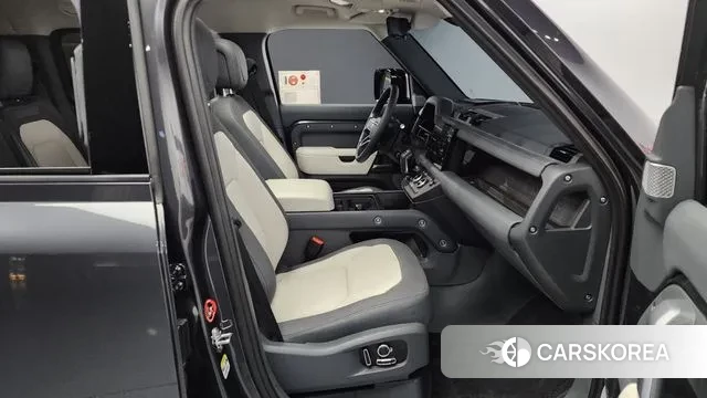 Land Rover Defender (L663) 2024 Серый из Кореи, фото 2