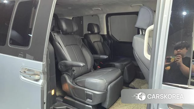 Hyundai Staria 2022 Серебряный из Кореи, фото 2