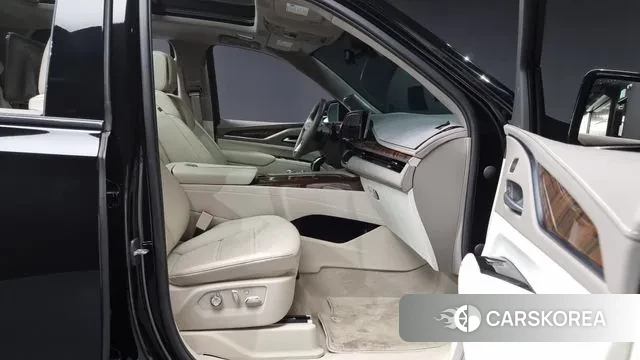 Cadillac Escalade 5th Generation 2022 Черный из Кореи, фото 2