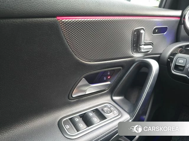 Mercedes-Benz A-Class W177 2021 Белый из Кореи, фото 2