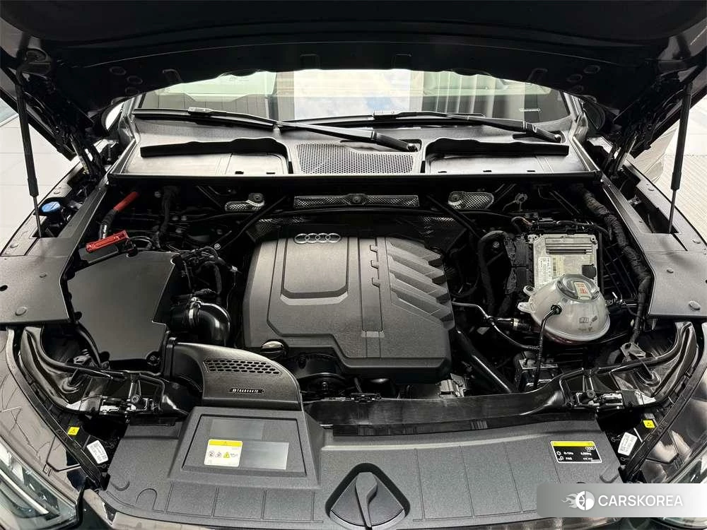 Audi Q5L 2023 Черный из Китая, фото 2