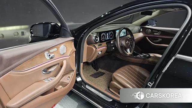 Mercedes-Benz E-Class W213 2018 Черный из Кореи, фото 2