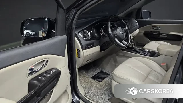 Kia The New Carnival 2018 Серый из Кореи, фото 2