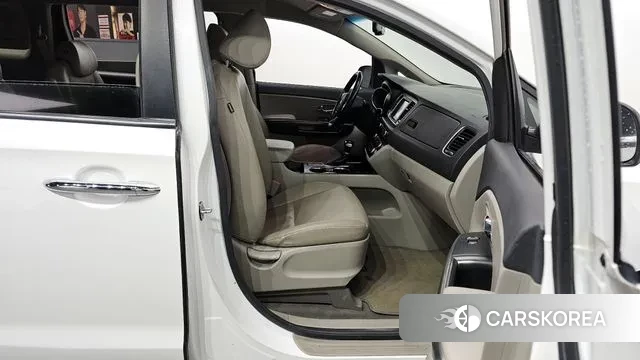 Kia The New Carnival 2019 Белый из Кореи, фото 2