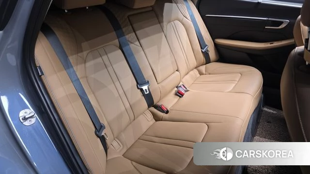 Hyundai Sonata D Edge (DN8) 2024 Светло-серебряный цвет из Кореи, фото 2