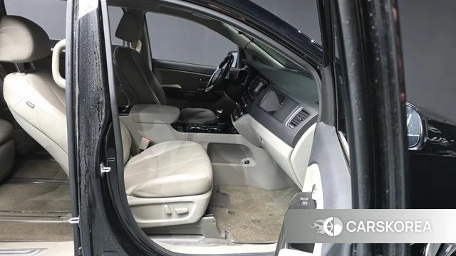 Kia The New Carnival 2019 Черный из Кореи, фото 2