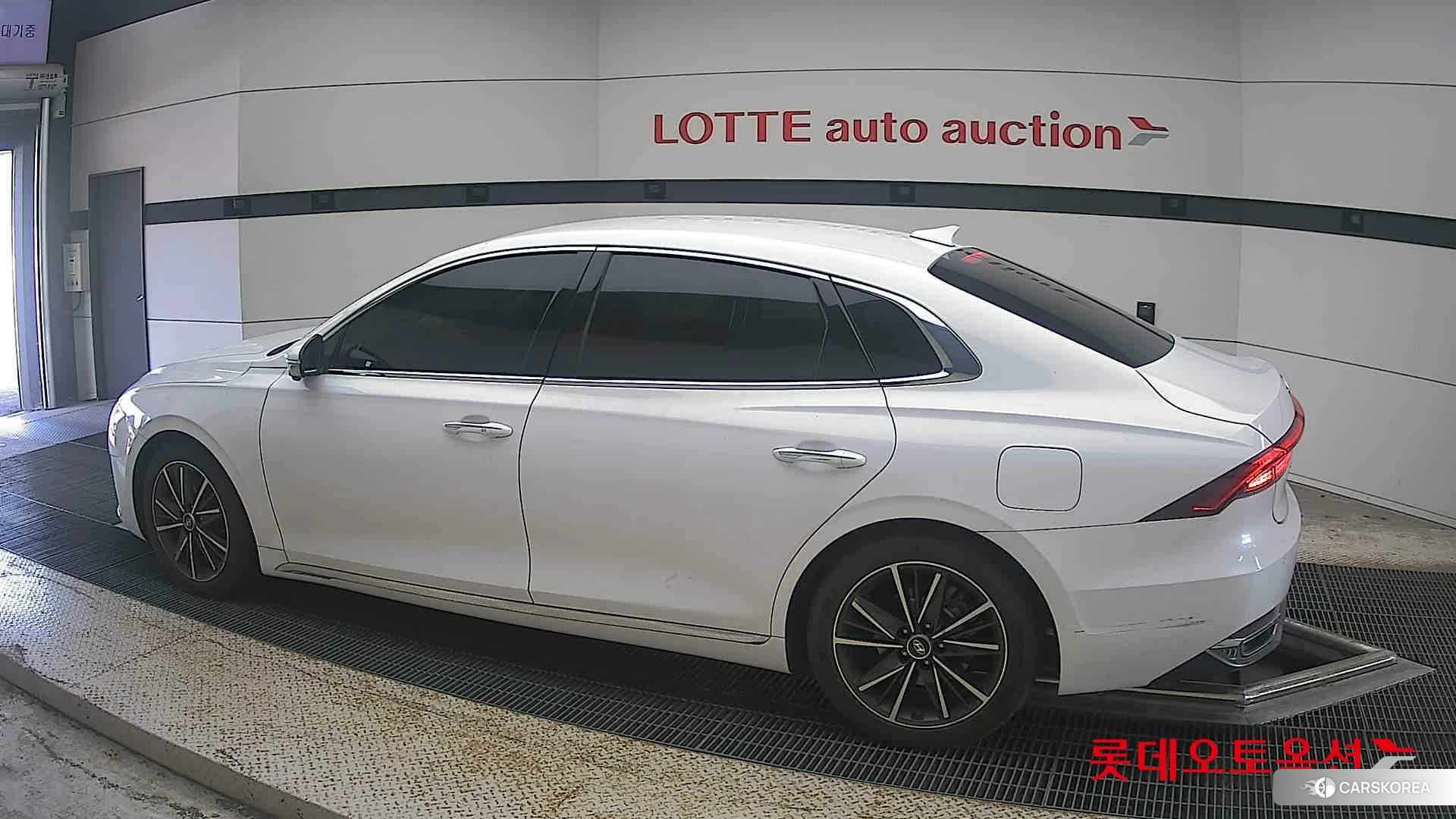 Hyundai Grandeur 2021 Белый из Кореи, фото 2