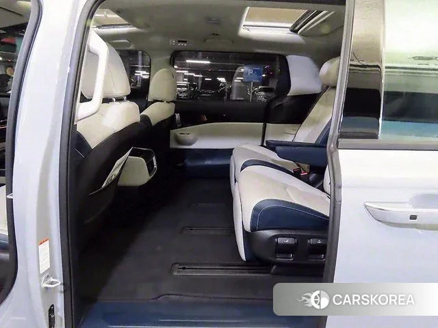Kia The New Carnival 4th Generation 2024 Серебристо-серый из Кореи, фото 2
