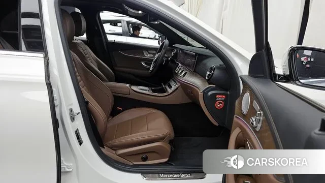 Mercedes-Benz E-Class W213 2020 Белый из Кореи, фото 2