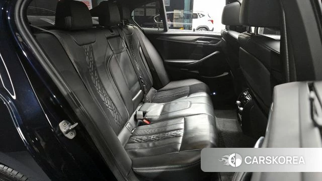 BMW 5 Series (G30) 2019 Черный из Кореи, фото 2