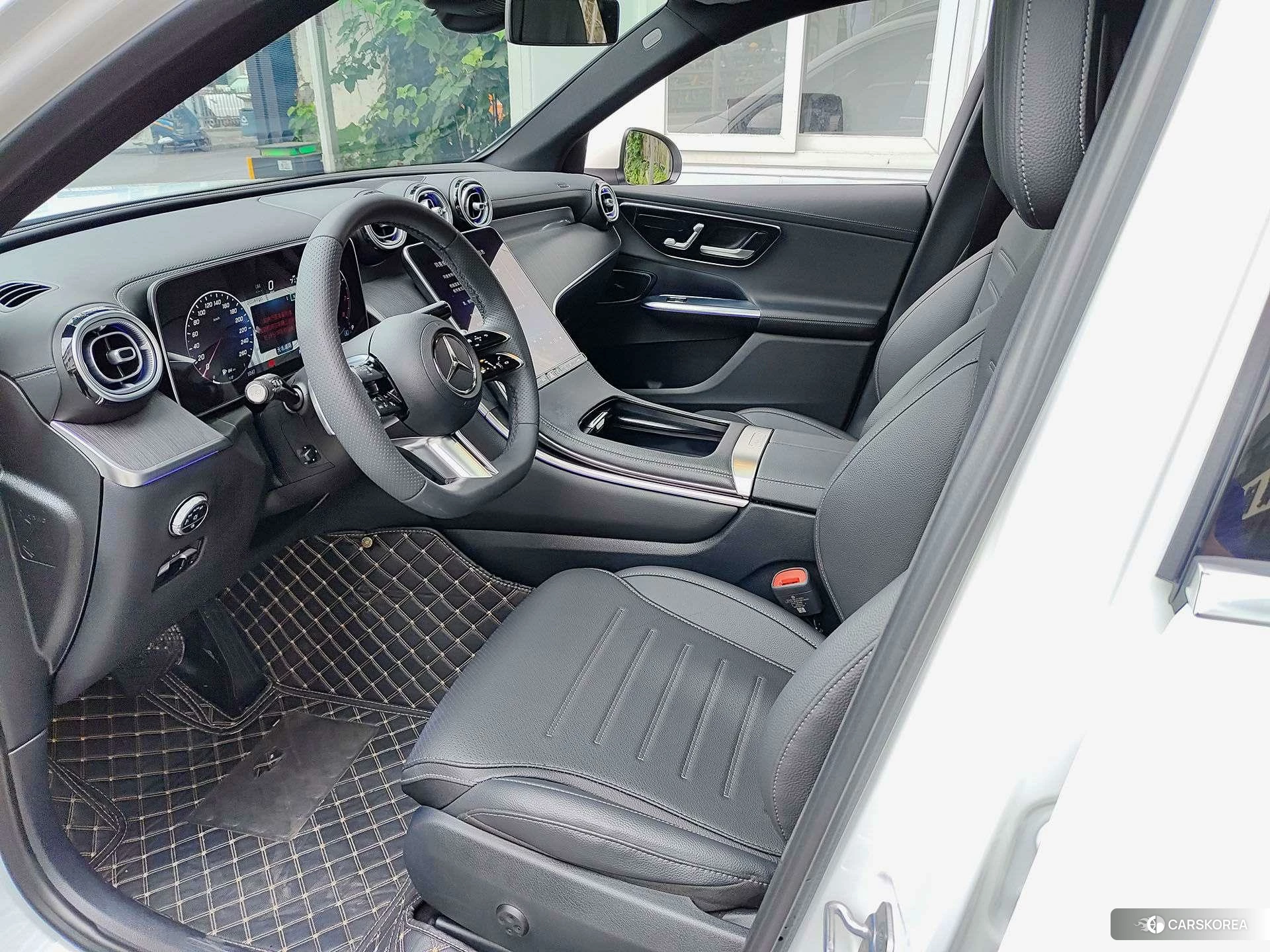 Mercedes-Benz GLC 2023 Белый из Китая, фото 2